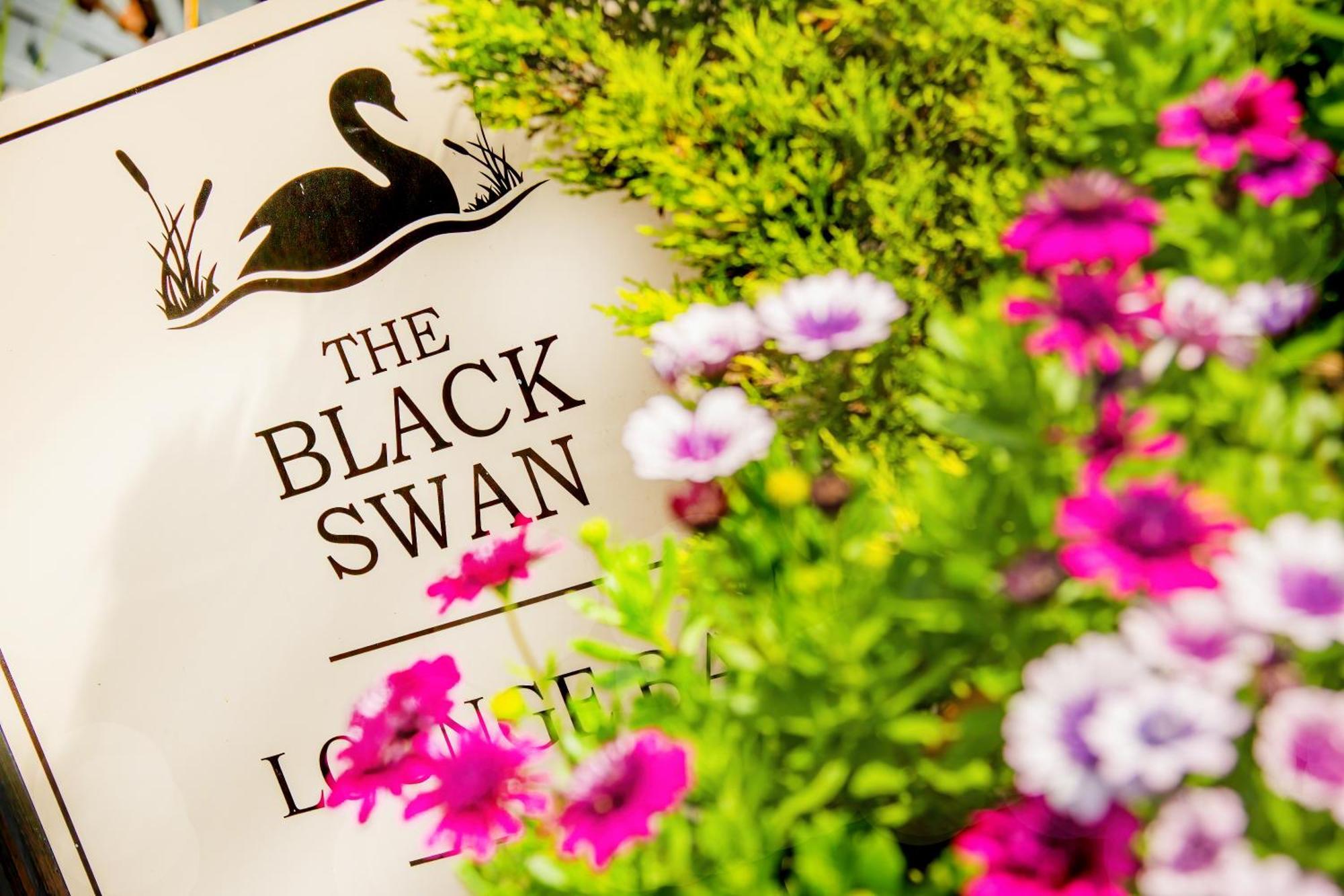 The Black Swan Inn Horsham St Faith Exterior foto